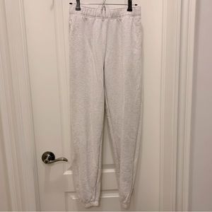 aritzia/tna fleece airy offwhite sweatpants